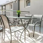Elegant Decorated House - Free Private Parking!
