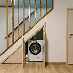 Elegant Decorated House - Free Private Parking!